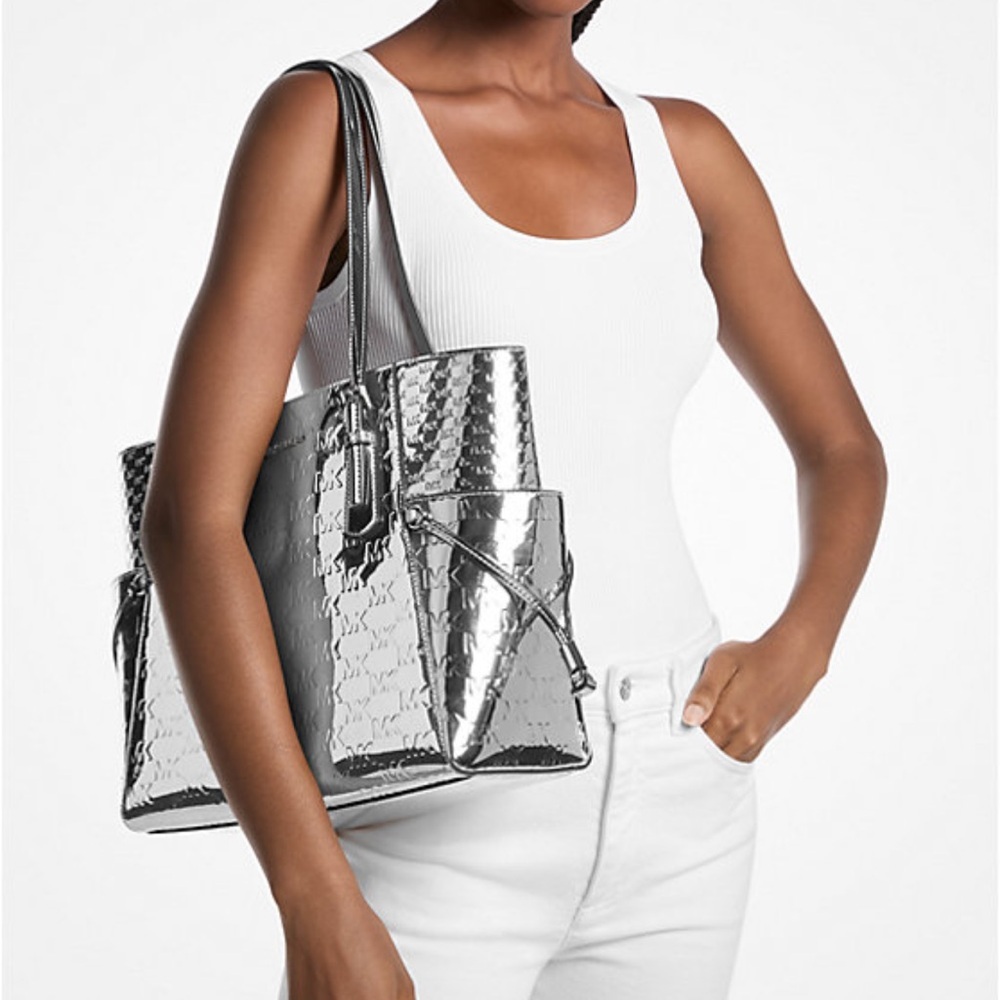 MICHAEL KORS Voyager Large Patent Logo Debossed EW Shoulder Tote Bag
Silver NWT - Picture 3 of 3